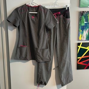 Cherokee infinity scrub set